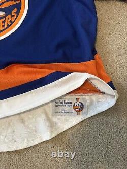 2015-16 Kevin Poulin New York Islanders Game Used Jersey