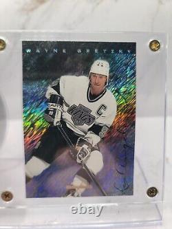Upper Deck 1996 Game Used Hand Autographed Wayne Gretzky LA Kings Hockey Puck