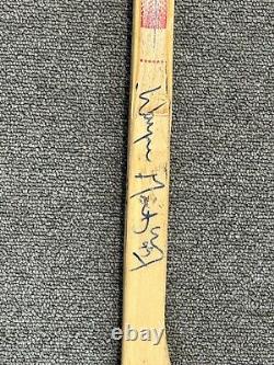 Wayne gretzky signed hockey stick JSA certified Game Used Hespeller 5500